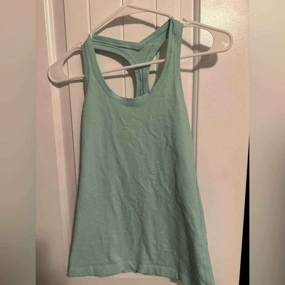Lululemon tank